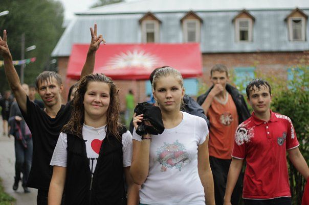 Компания на смене 2010